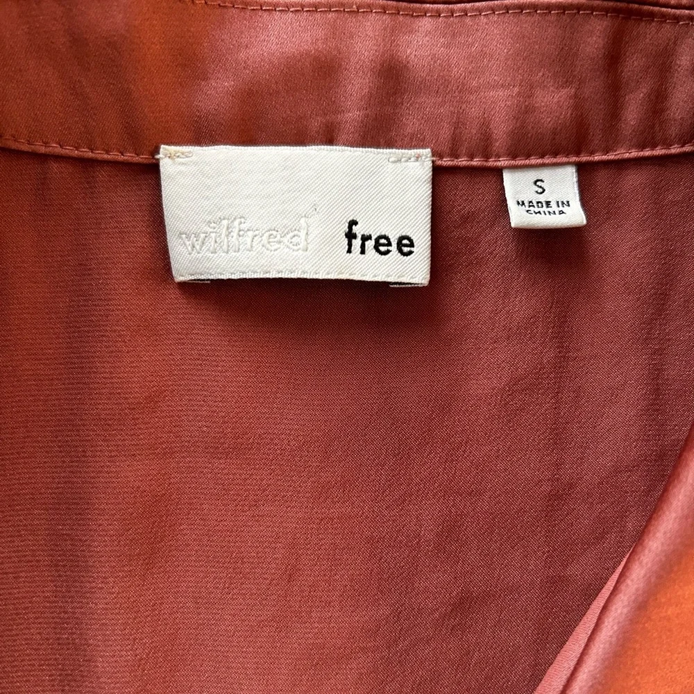 Wilfred Free tie front satin blouse sz S - Picture 4 of 10